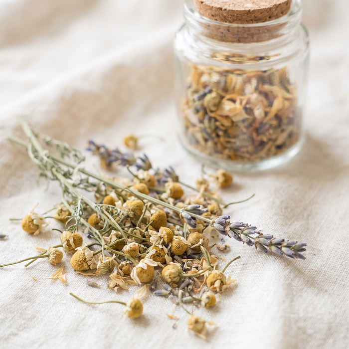 Fleurs de camomille et lavande séchées